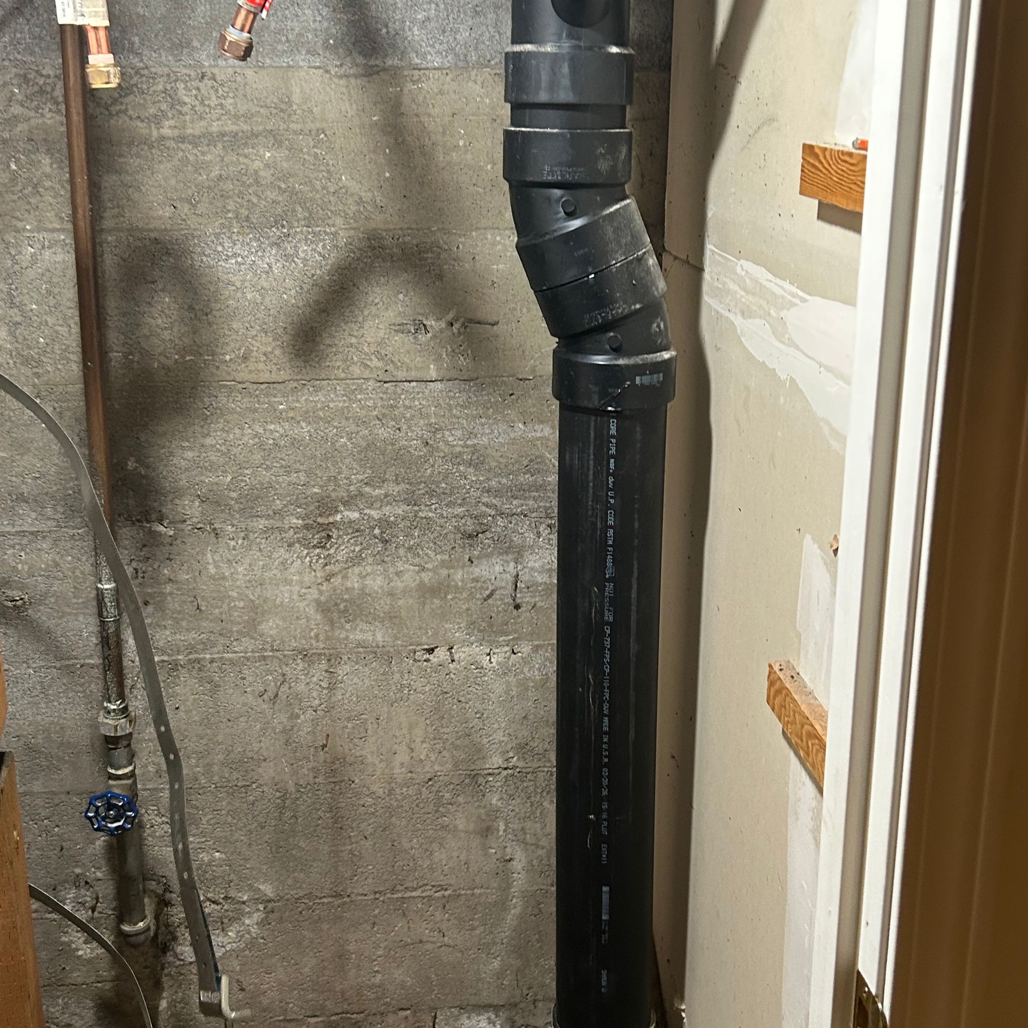 Vertical drain pipe